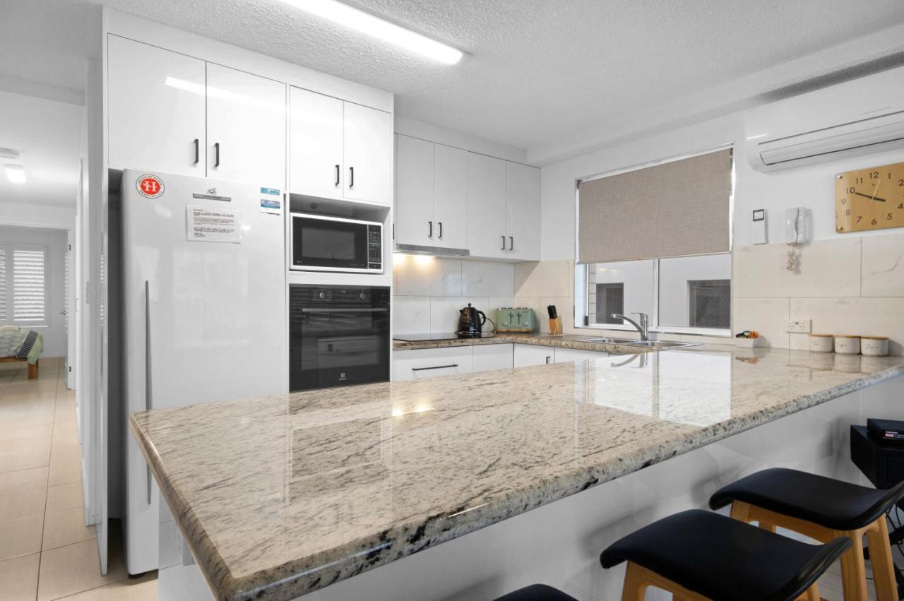Capeview Apartments - Right On Kings Beach Caloundra Exterior foto